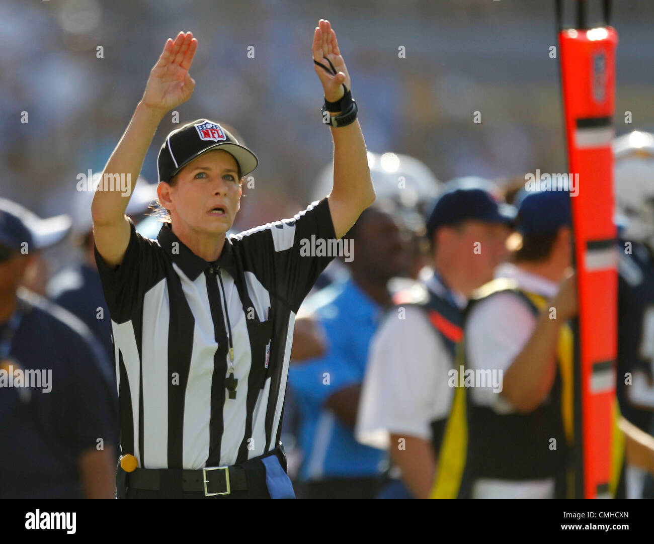 Nfl Referee Stock Photos Nfl Referee Stock Images Page 3 Alamy