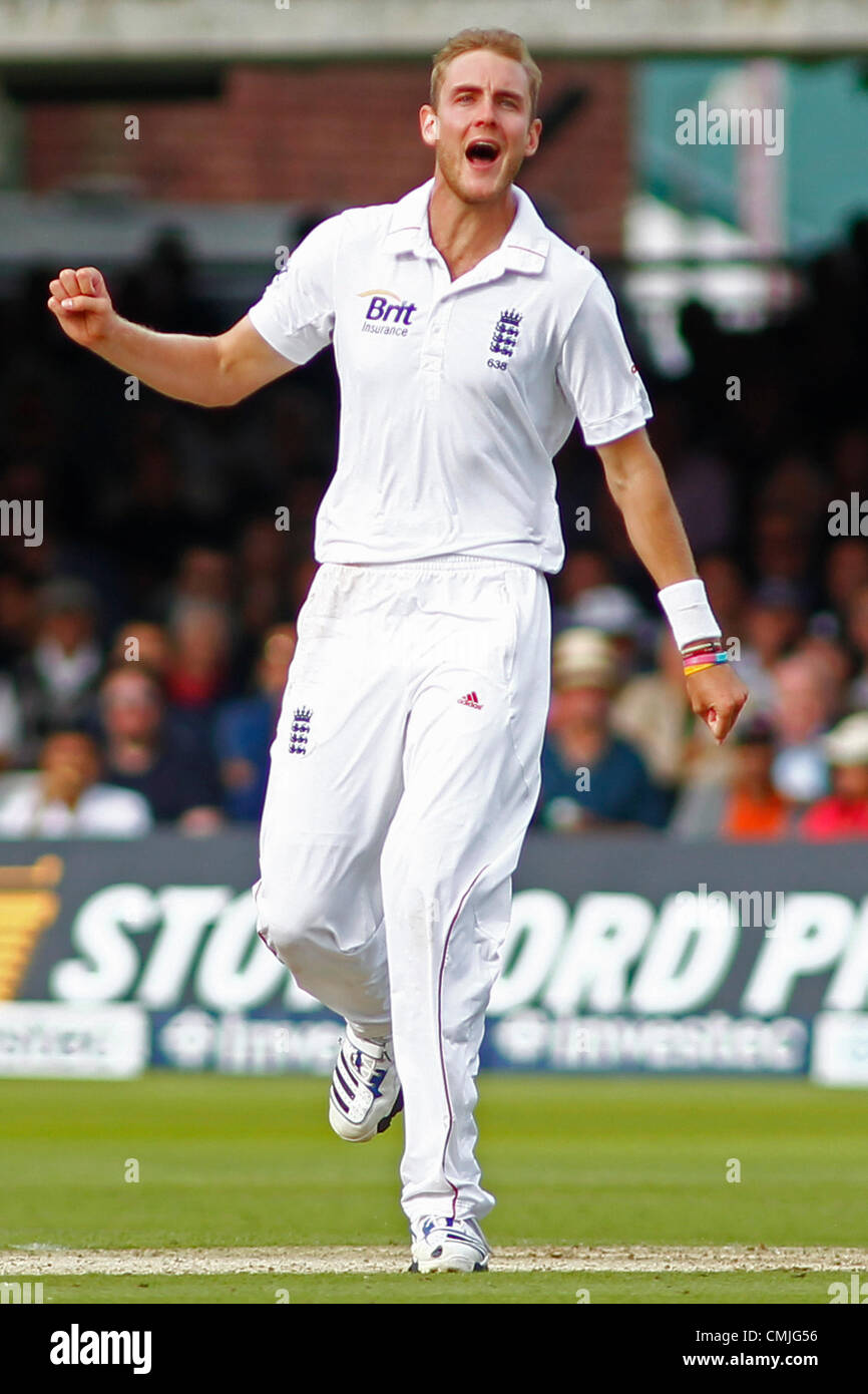 16/08/2012 London, England. England's Stuart Broad shouts catch during ...