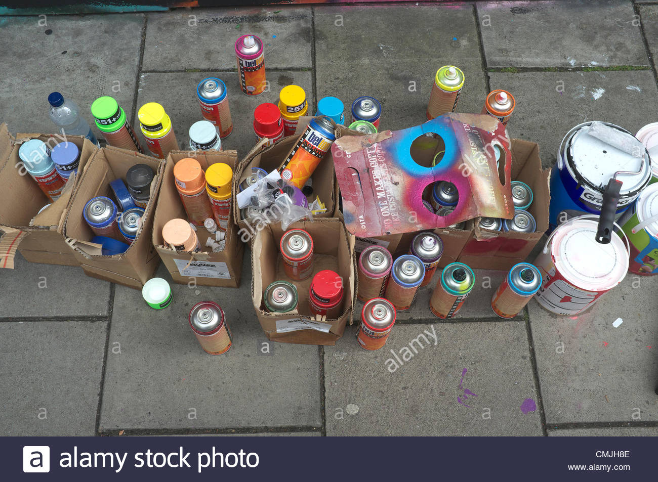 Tin Tin Street Art High Resolution Stock Photography and Images Alamy