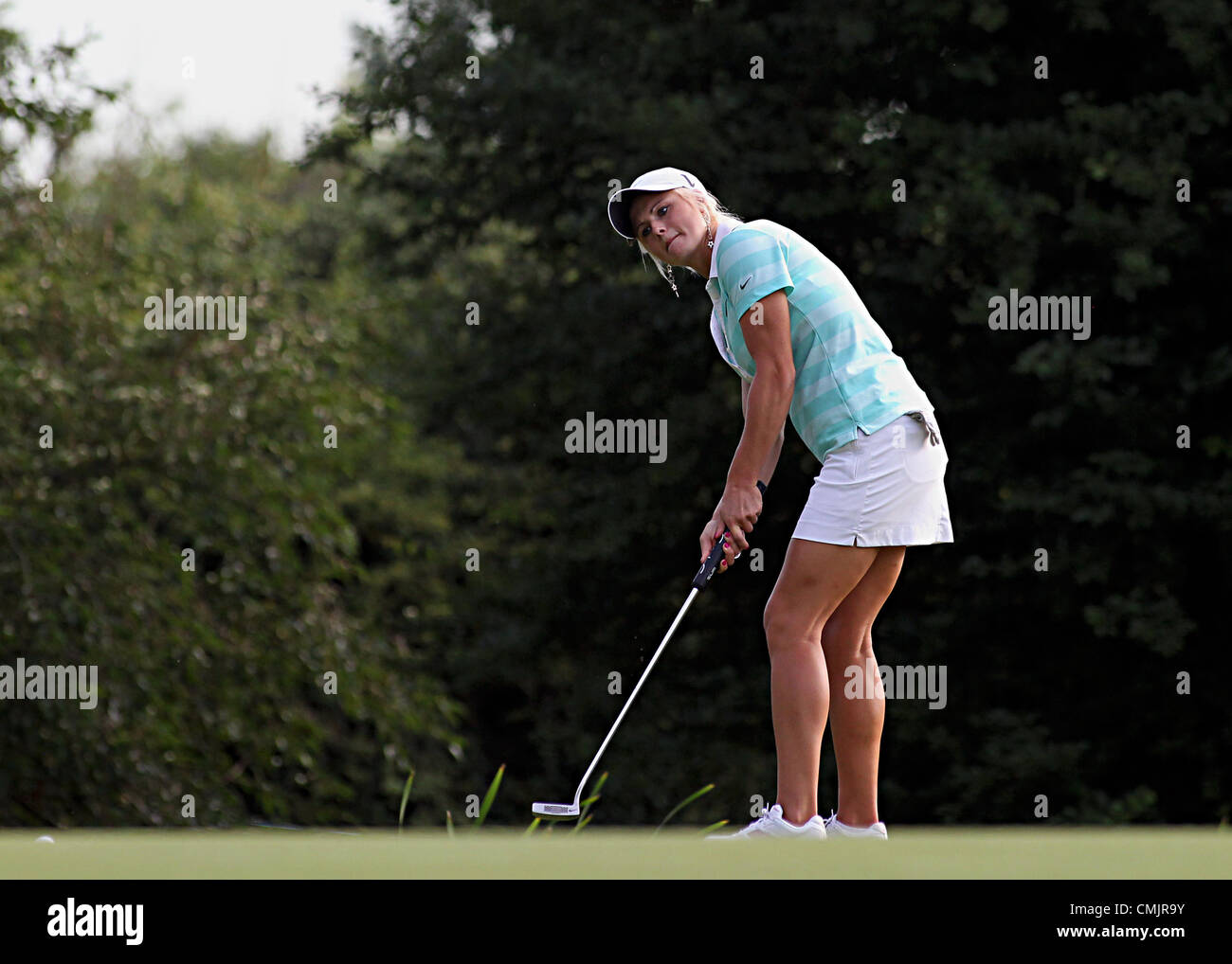 17.8.12 Scotland's Carly Booth putting during the second round of the ISPS Handa Ladies British Masters event at The Buckinghamshire Golf Club, Denham, Greaater London - Friday 17th August 2012 Stock Photo