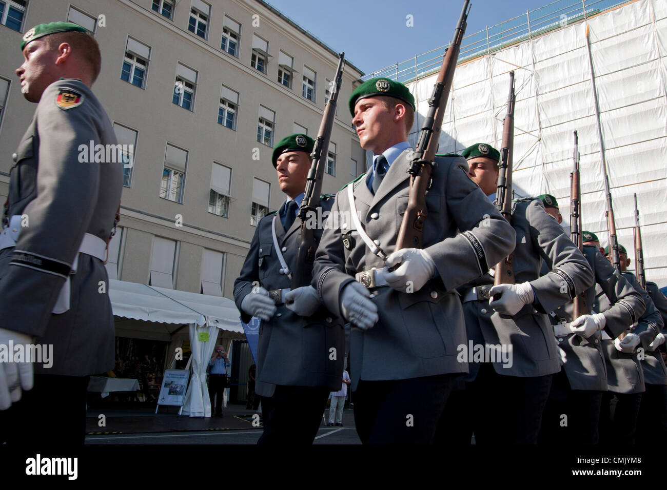 Bundeswehr soldiers hi-res stock photography and images - Alamy