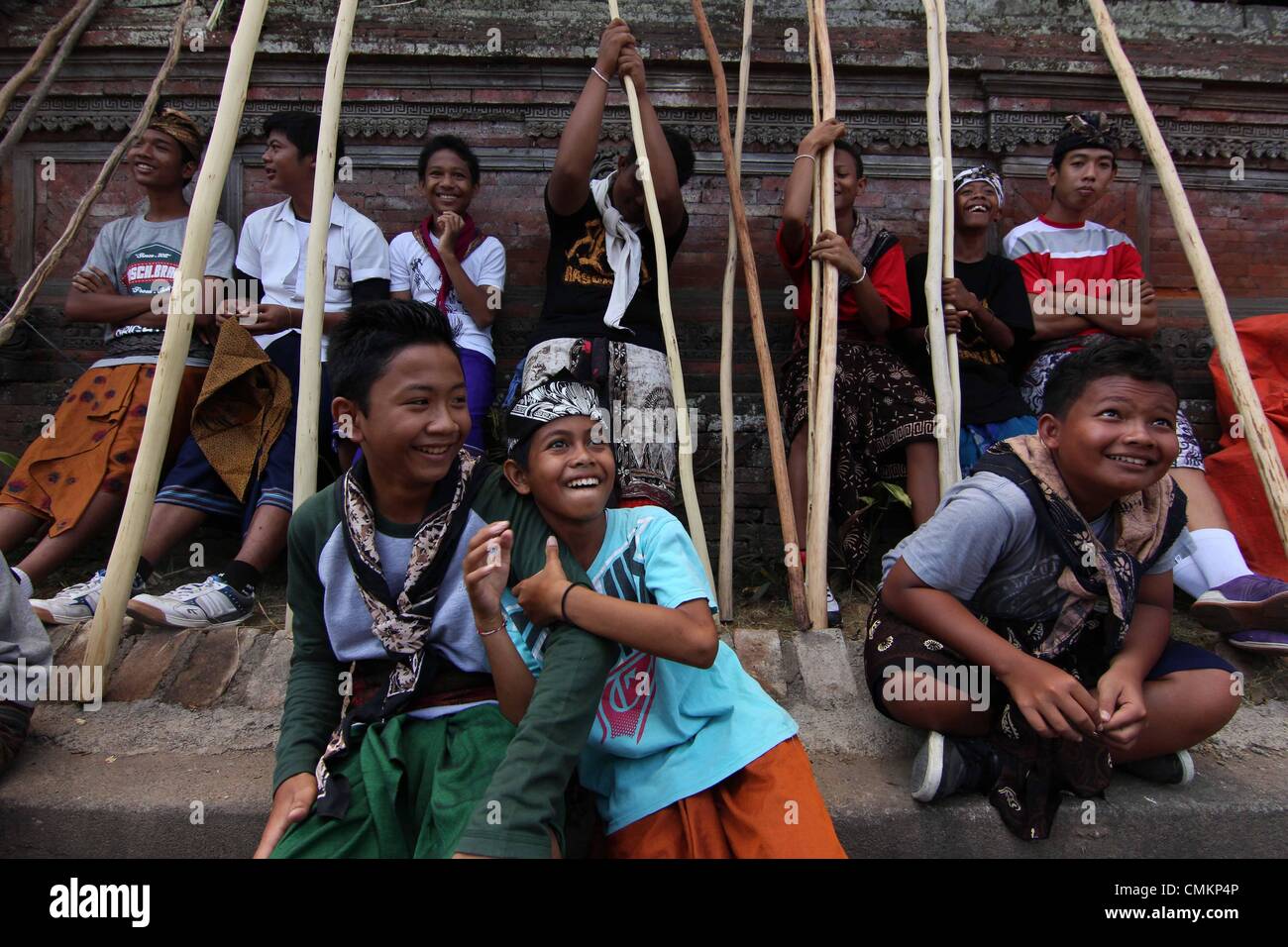 Bali, Indonesia. 2nd Nov, 2013. Bali peoples celebrates Mekotek ...