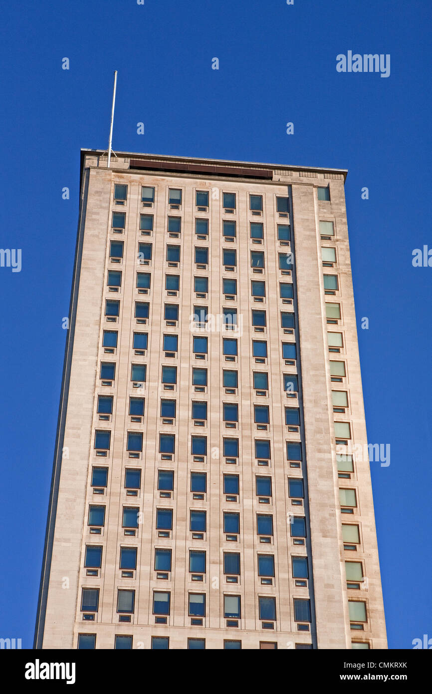 London, UK. 3rd Nov, 2013. The blue sky over the shell building in London. The blue skies were in contrast to the stormy weather affecting other parts of the UK. Credit: Keith Larby/Alamy Live News Stock Photo