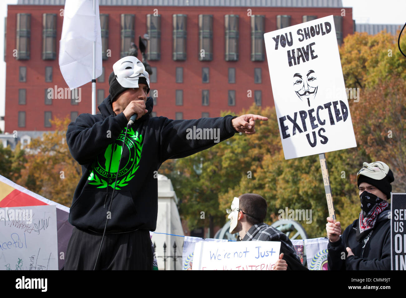 Washington DC, USA. 05th Nov, 2013. Thousands of Anonymous members and ...