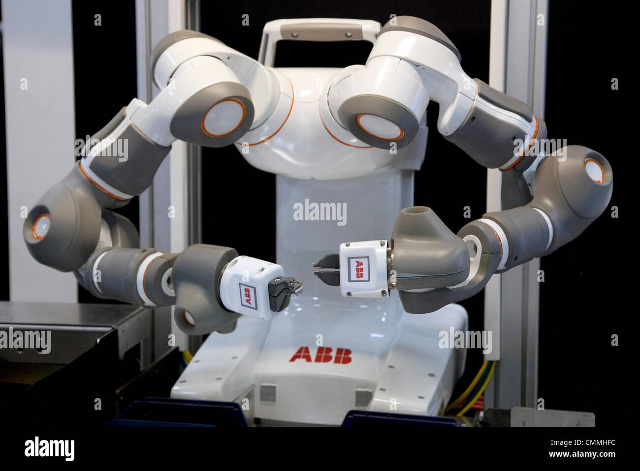 Tokyo, Japan. 6th Nov, 2013. The robot of ABB "Dual-arm concept robot"  performs at the International Robot Exhibition 2013 in Tokyo, Japan,  November 6, 2013. The IREX is the largest robot trade