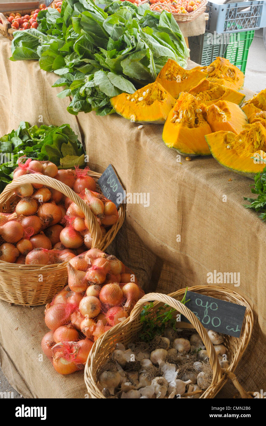 squash, onions and garlic for sale at fair organic Stock Photo