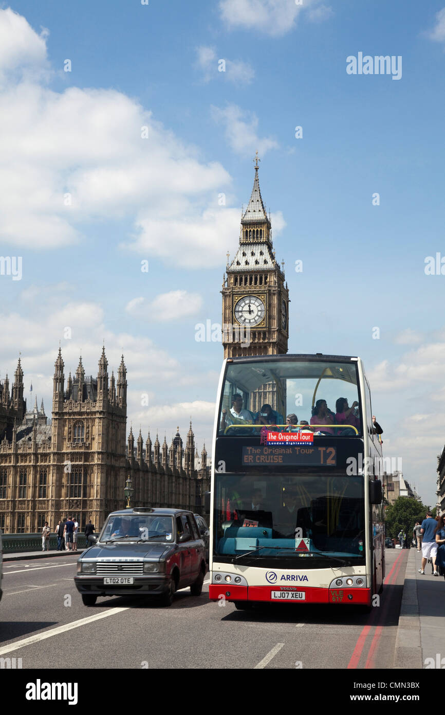 Sighseeing Bus and London Taxi on Westminster Bridge / Big Ben Stock Photo