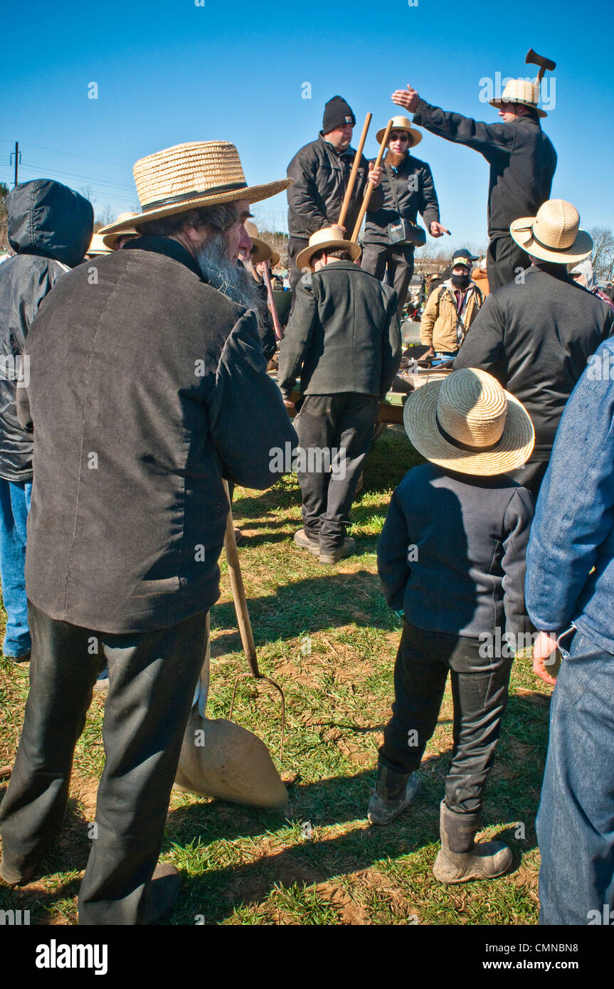 Lancaster County PA Pennsylvania USA Amish farmer, spring mud sale auction Stock Photo Alamy