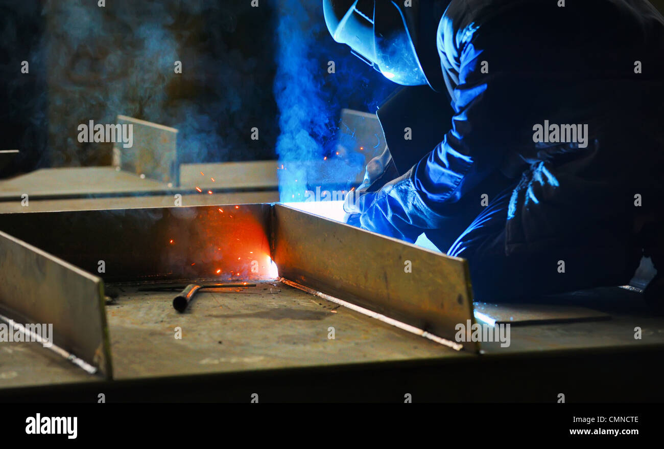 Construction worker mig mag welding hi-res stock photography and images ...