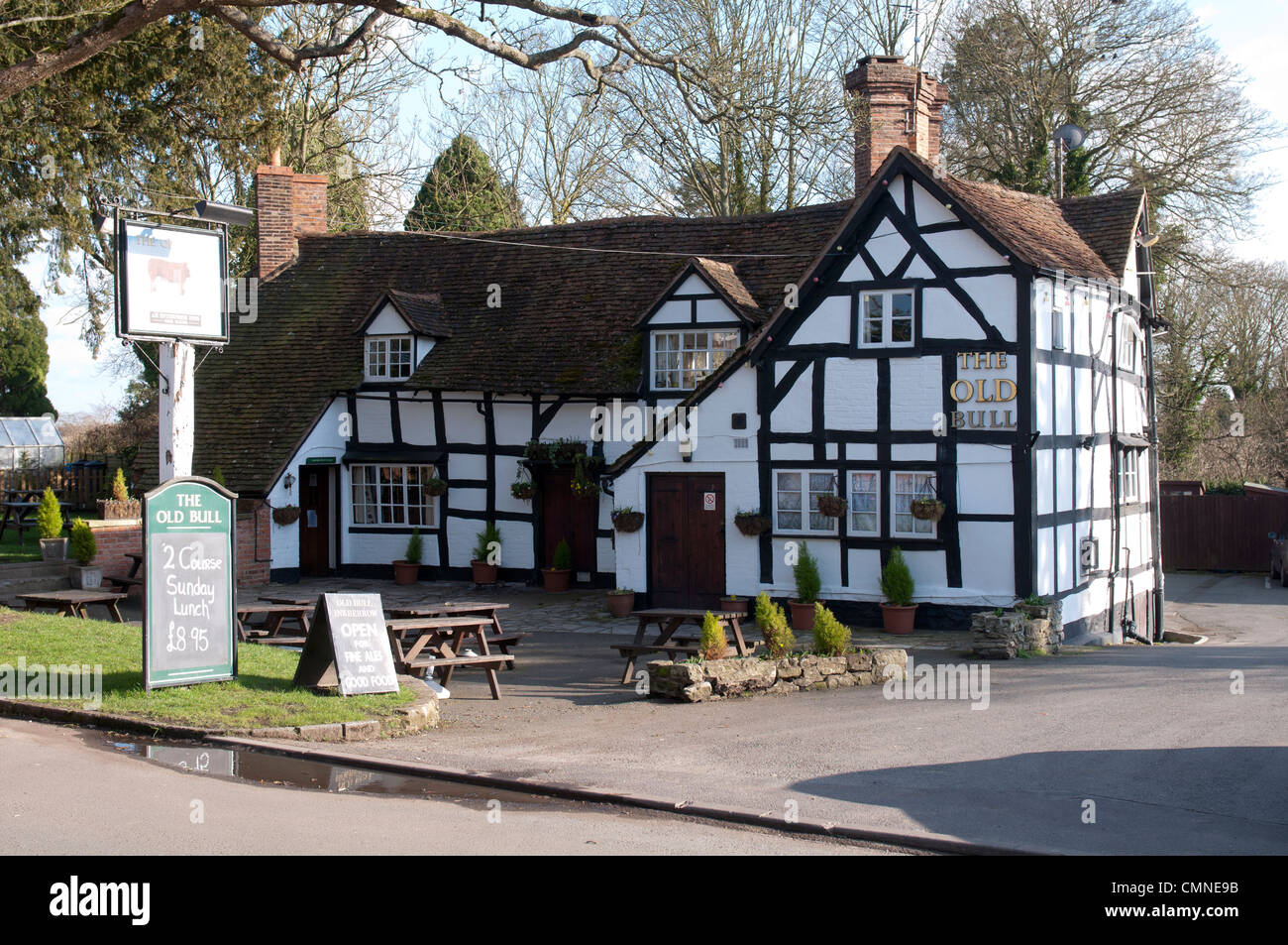 The Old Bull Inn, Inkberrow, Worcestershire, England, UK Stock Photo