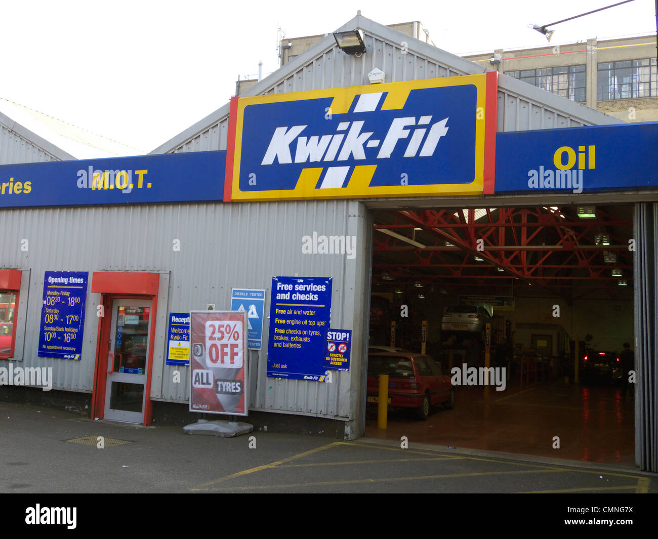 Kwik Fit Stock Photos & Kwik Fit Stock Images Alamy