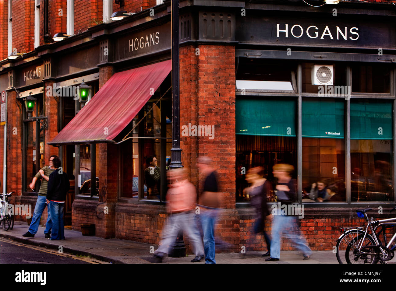 Hogans, Dublin bar Stock Photo Alamy
