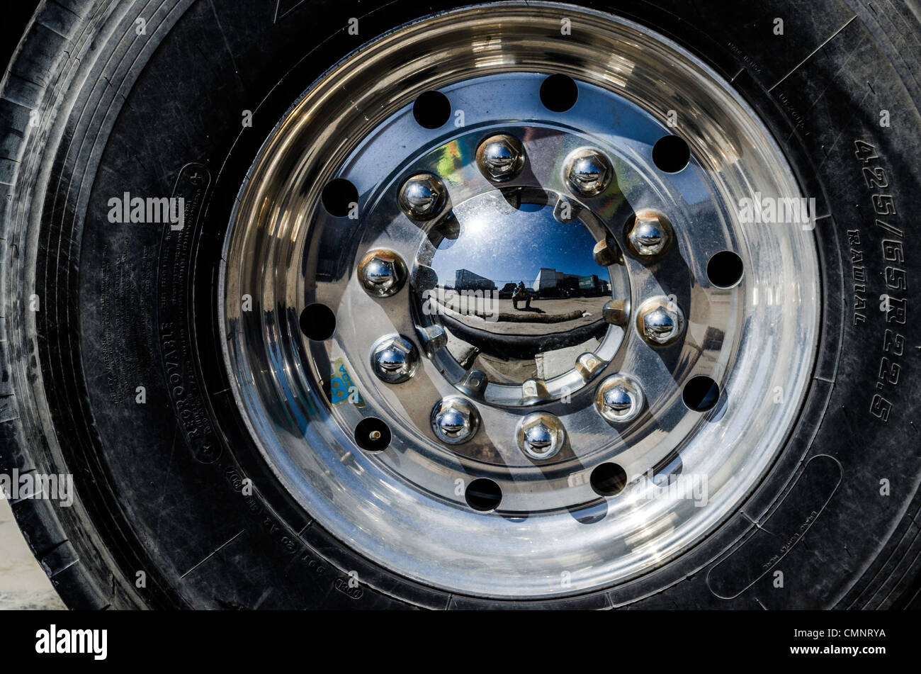 Hub cap hi-res stock photography and images - Alamy