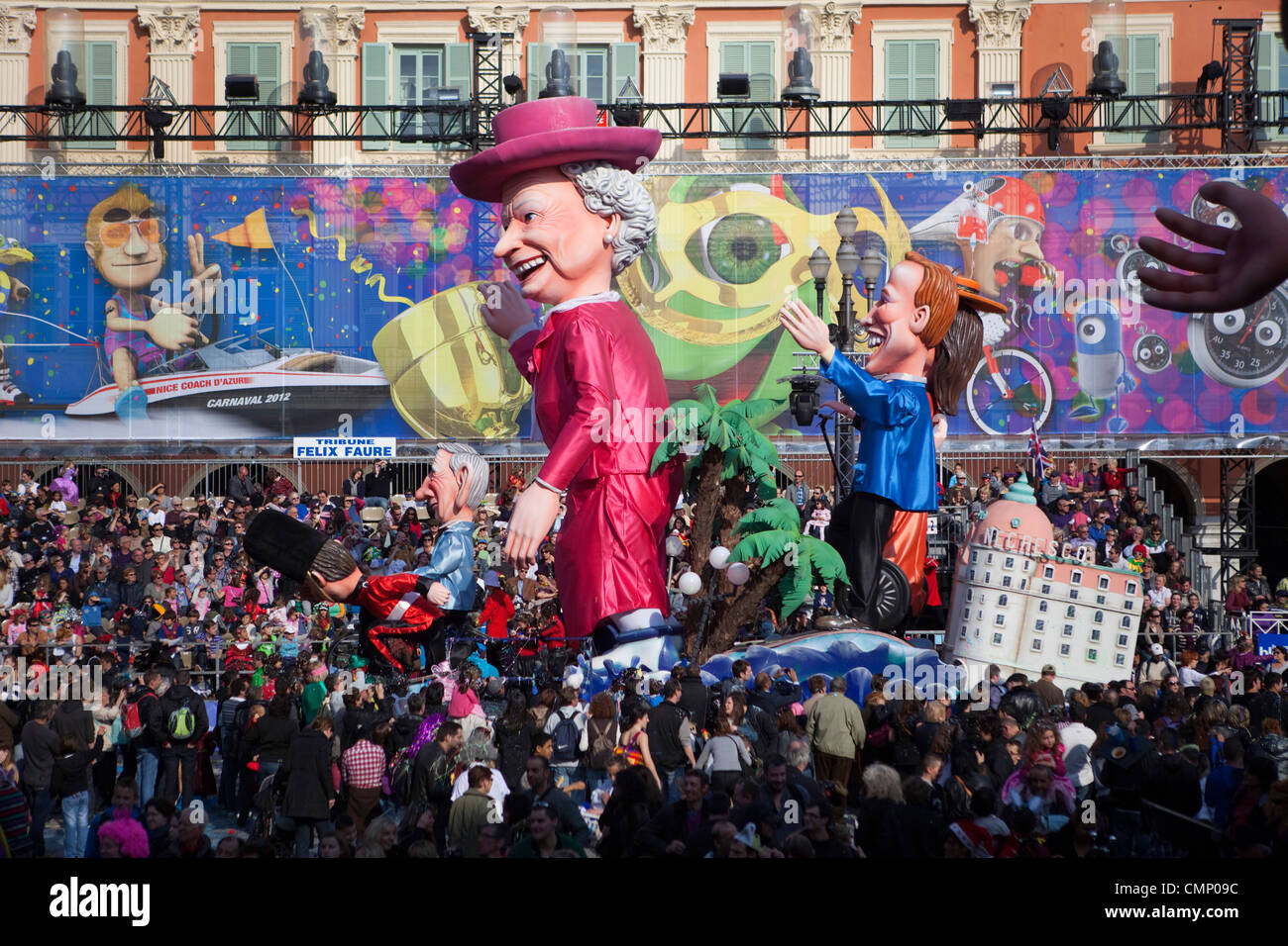 Carnaval de Nice 2012. cartoon effigy of HM Queen Elizabeth 2nd during  Carnival parade. 124406 Nice Carnival Stock Photo - Alamy