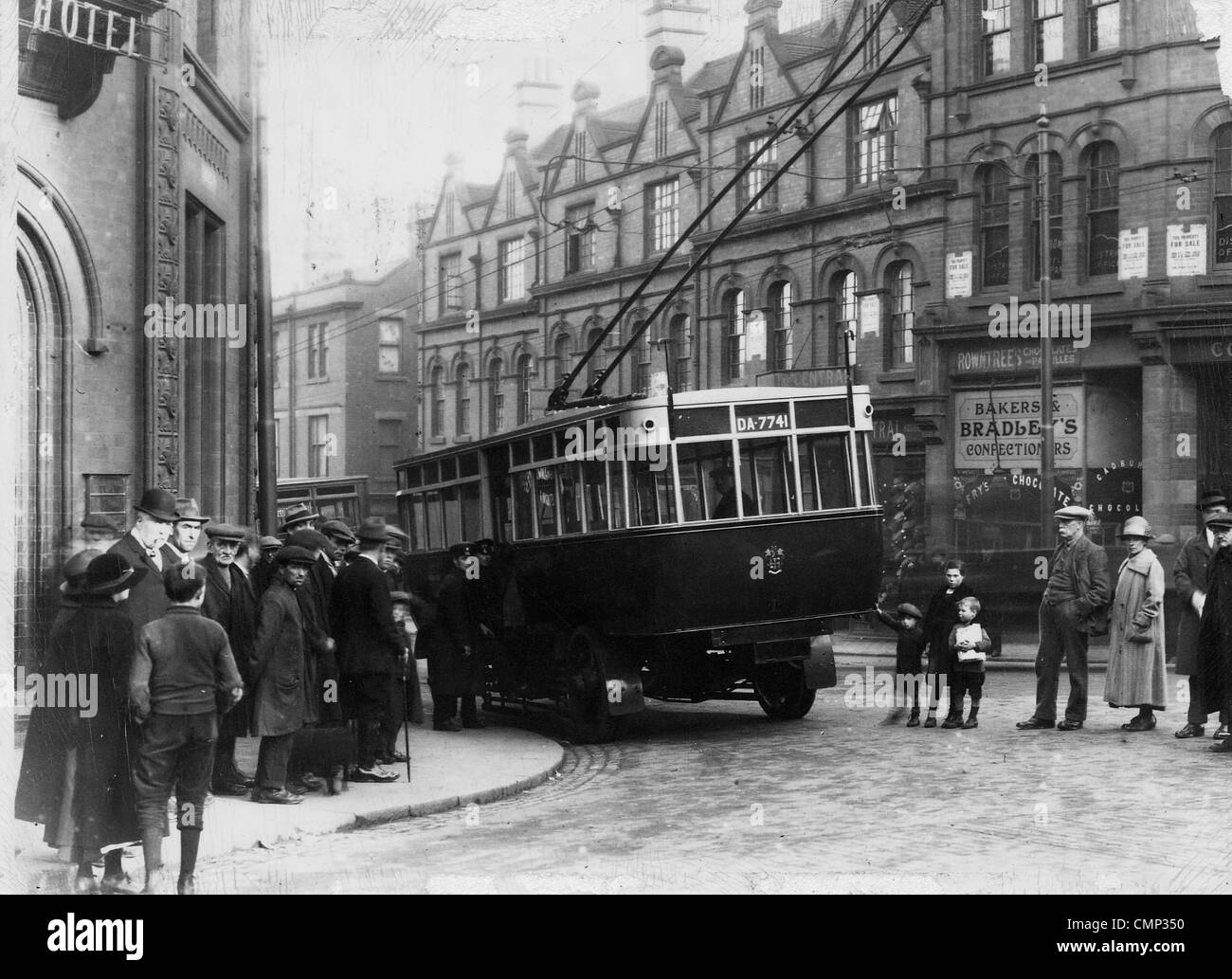 Trolleybus, Broad Street, Wolverhampton, 8675. Wolverhampton Stock
