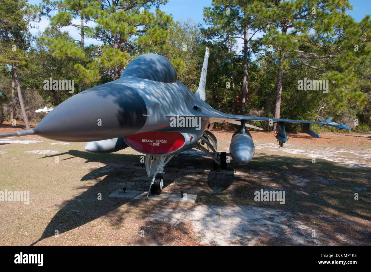F 16 fighting falcon hi-res stock photography and images - Alamy