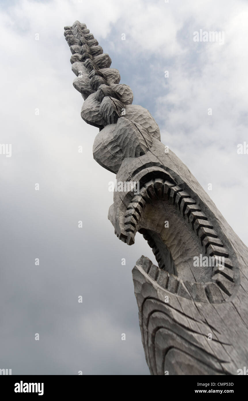 Tiki statue hi-res stock photography and images - Alamy