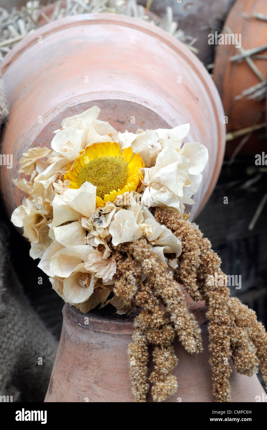Recycling terracotta pots hires stock photography and images Alamy