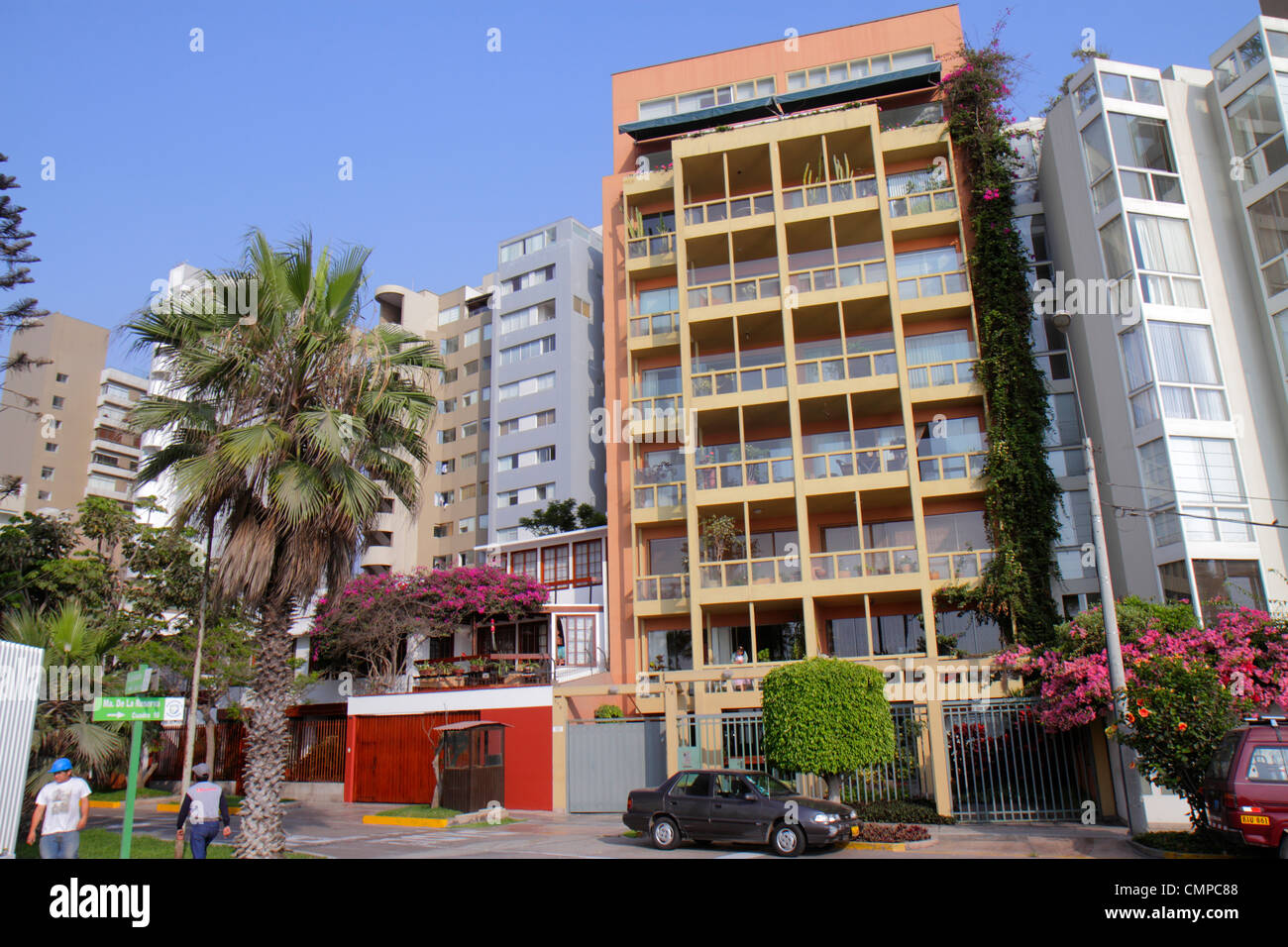 Lima Peru,Miraflores,Malecon de la Reserva,Hispanic ethnic upscale