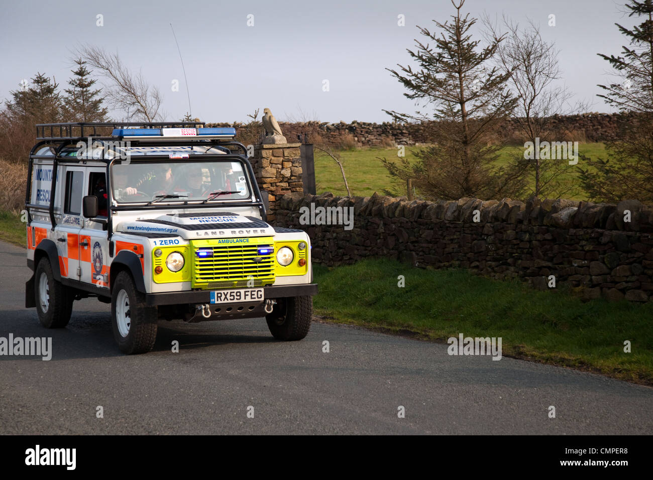 2009 2402 cc diesel Land Rover emergency ambulance  The Bowland Pennine Mountain Rescue Team, Chipping Hill, Lancashire, UK Stock Photo
