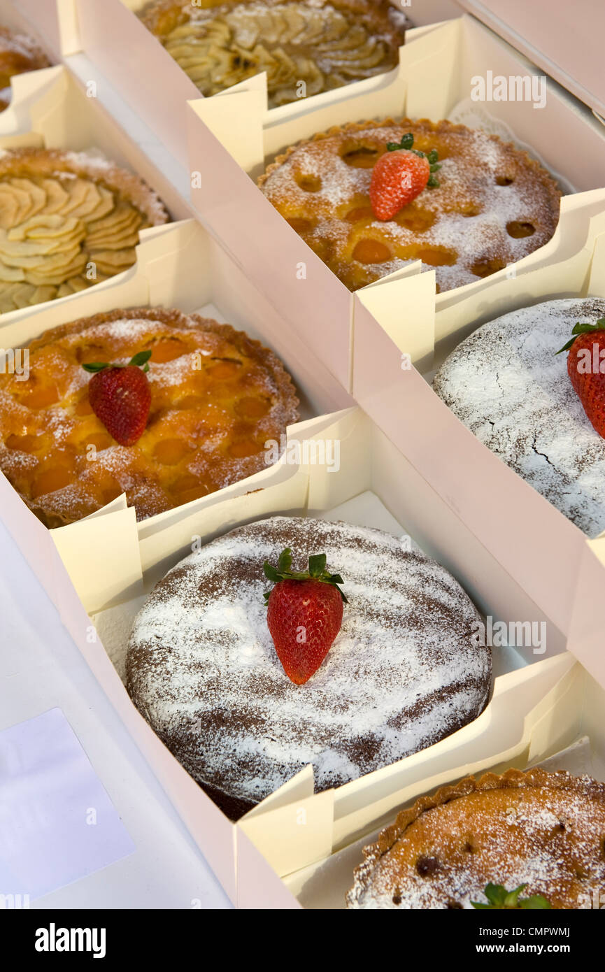 Boxes strawberries hi-res stock photography and images - Alamy