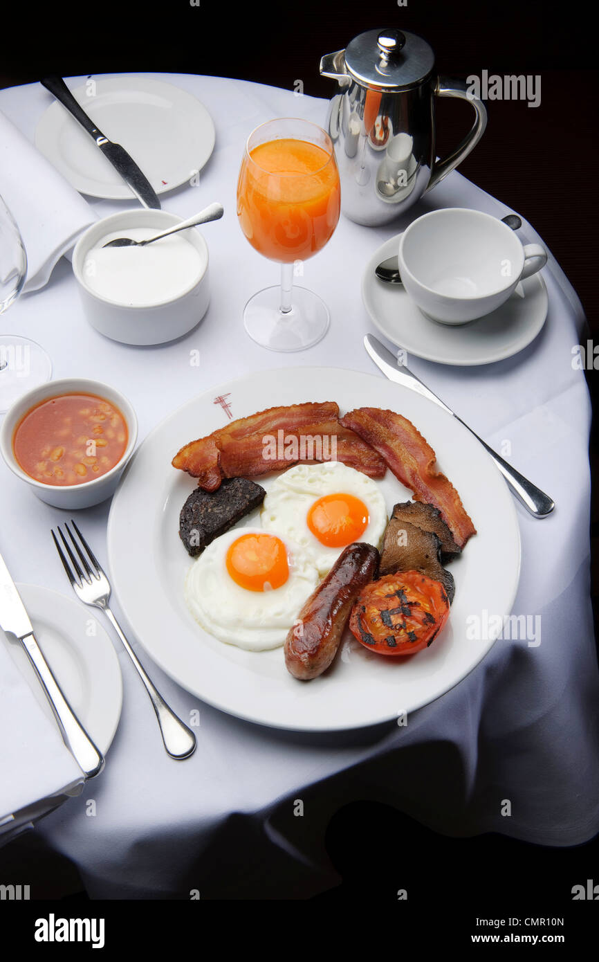 full English breakfast fry up egg and bacon restaurant unhealthy food