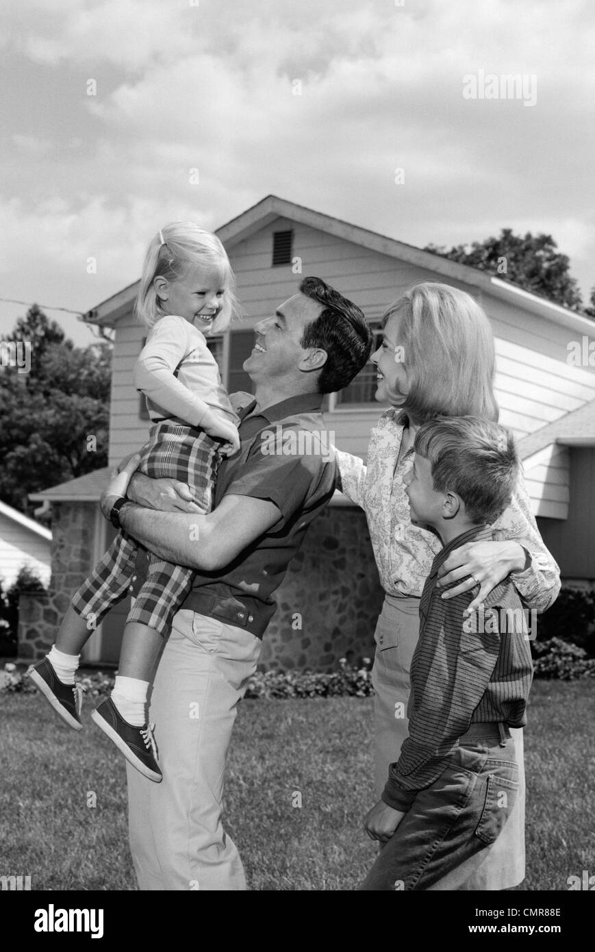 1960s family portrait mother father hi-res stock photography and images ...