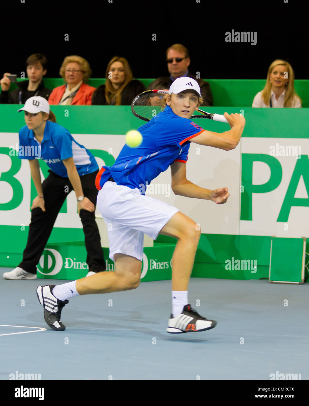 Mitchell Krueger plays tennis in final of BNP Paribas Open Champions Tour against Kyle Edmund in Zurich, SUI Stock Photo