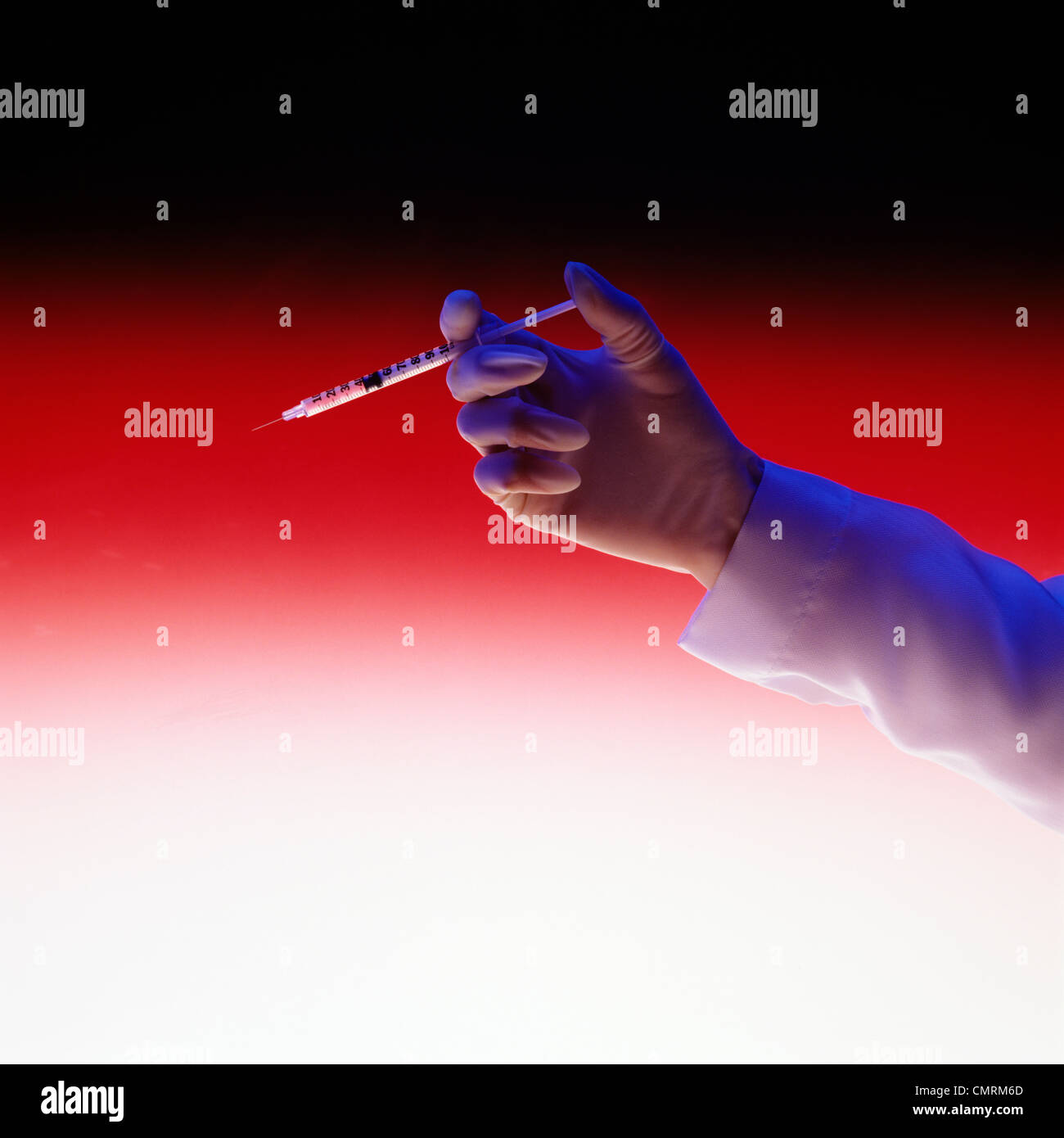 Hydo Injection Into Hand HAND HOLDING HYPODERMIC SYRINGE Stock Photo - Alamy
