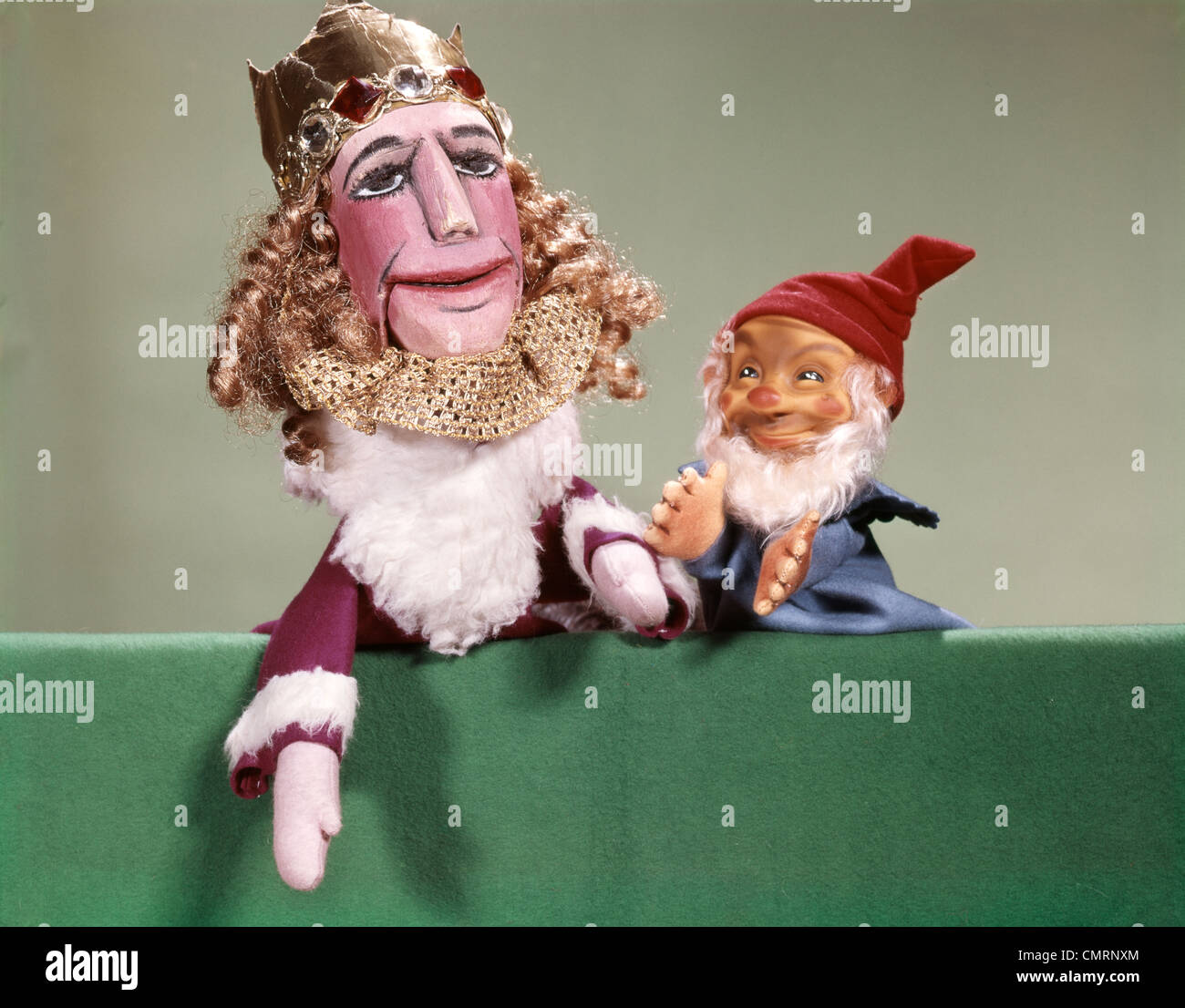 1960s PUPPET SHOW KING AND ELF RETRO Stock Photo