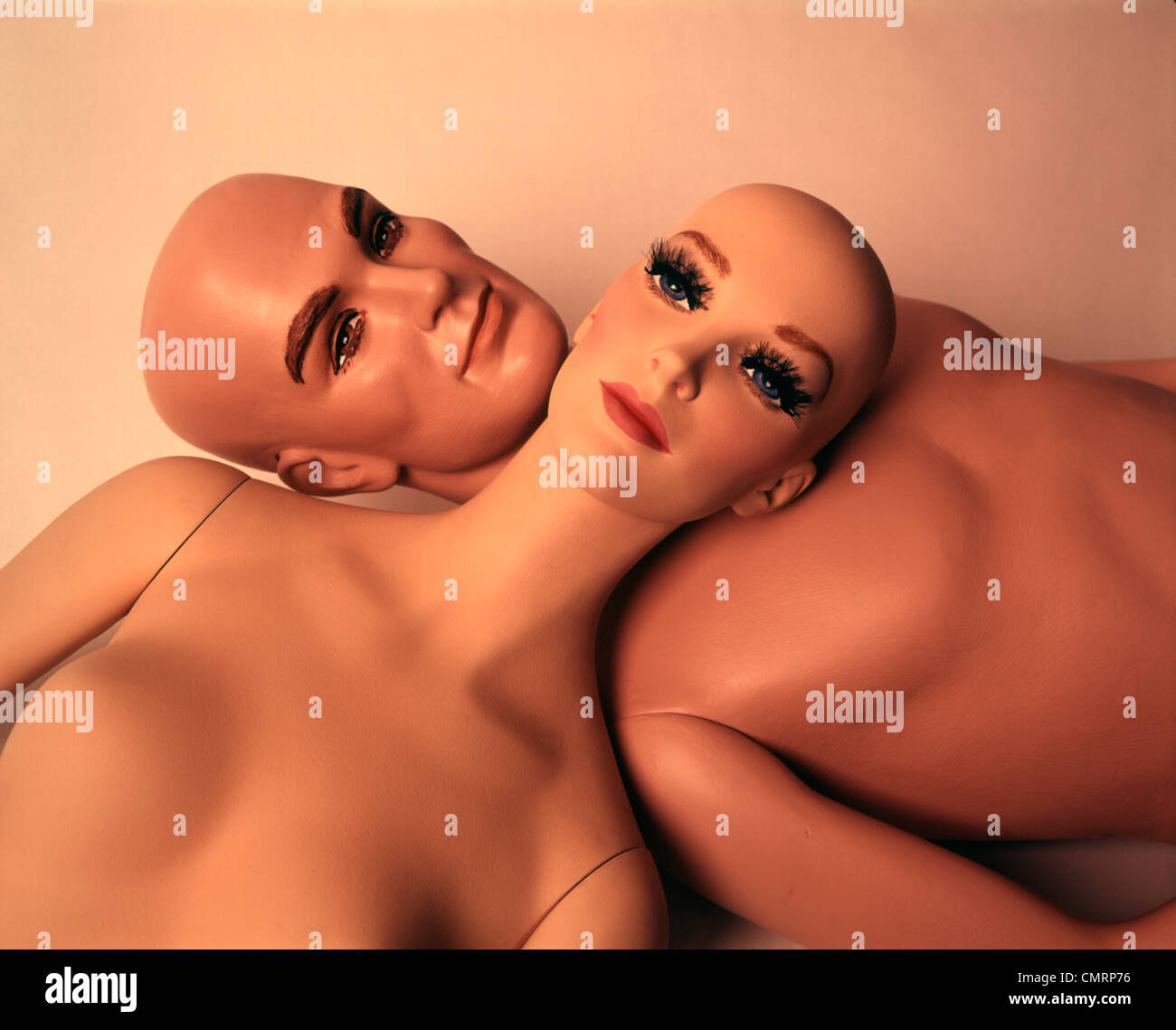 1970 1970s COUPLE MAN WOMAN MANNEQUINS MODELS DUMMIES FAKE UNREAL PEOPLE MEN  WOMEN COUPLES PLAIN BALD NUDE RETRO Stock Photo - Alamy