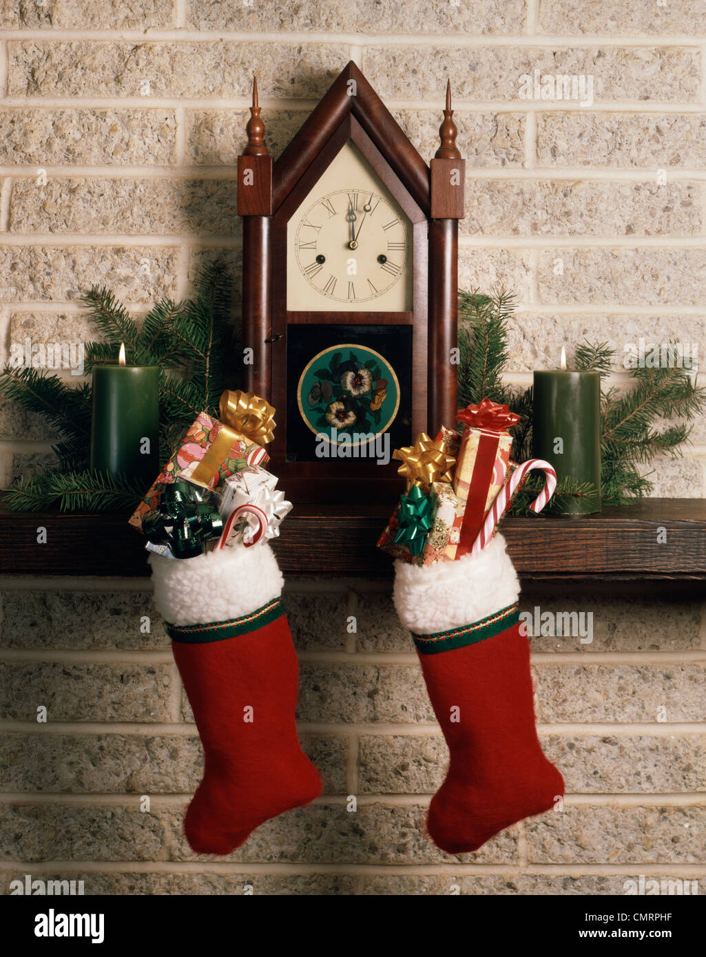 Roman 8 Santa By Fireplace With Clock Figure