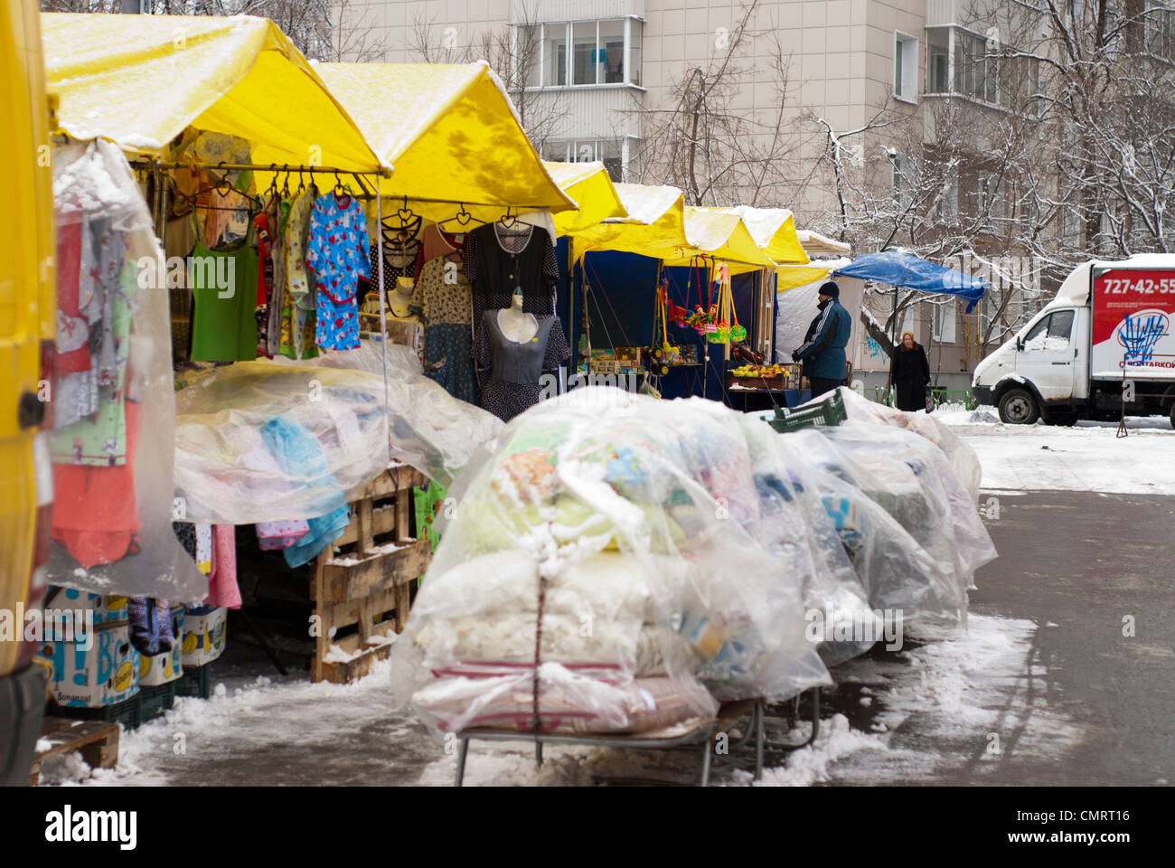 Moscow street market Stock Photo - Alamy