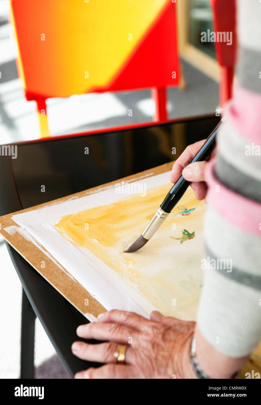 Women alone painting hi-res stock photography and images - Alamy