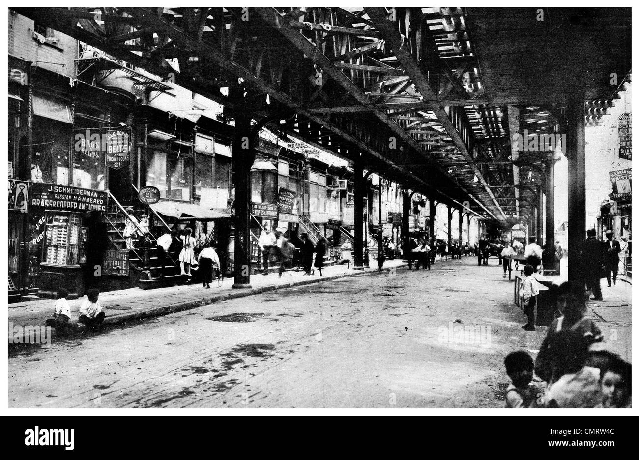 1918 New York Street Scene Lower East Side beneath L tracks Stock Photo