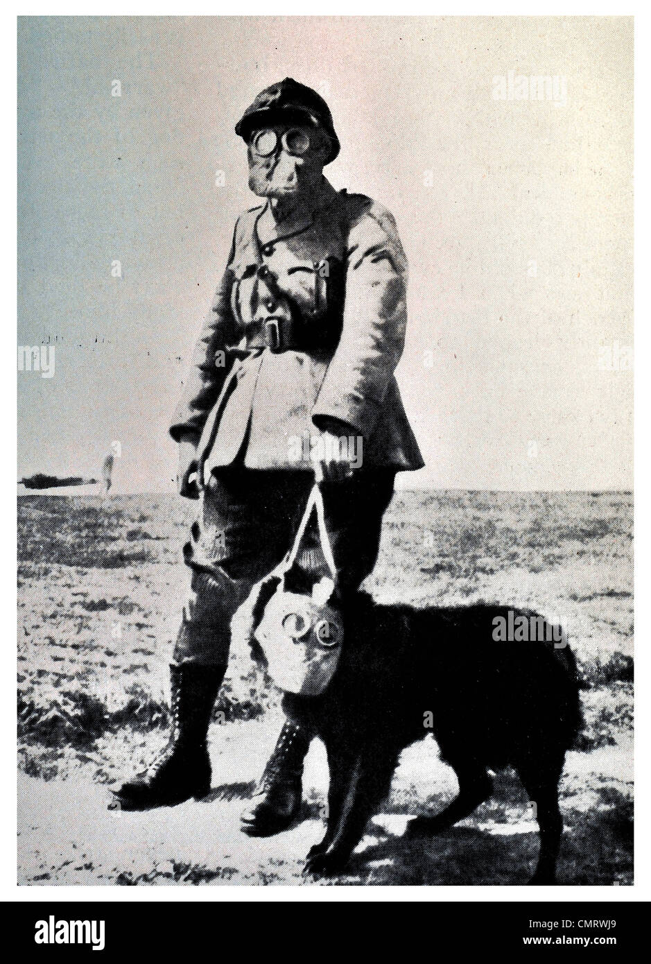 Vintage gas mask hi-res stock photography and images - Alamy