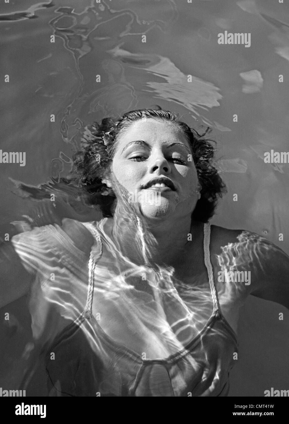 Woman pool 1930s hires stock photography and images Alamy