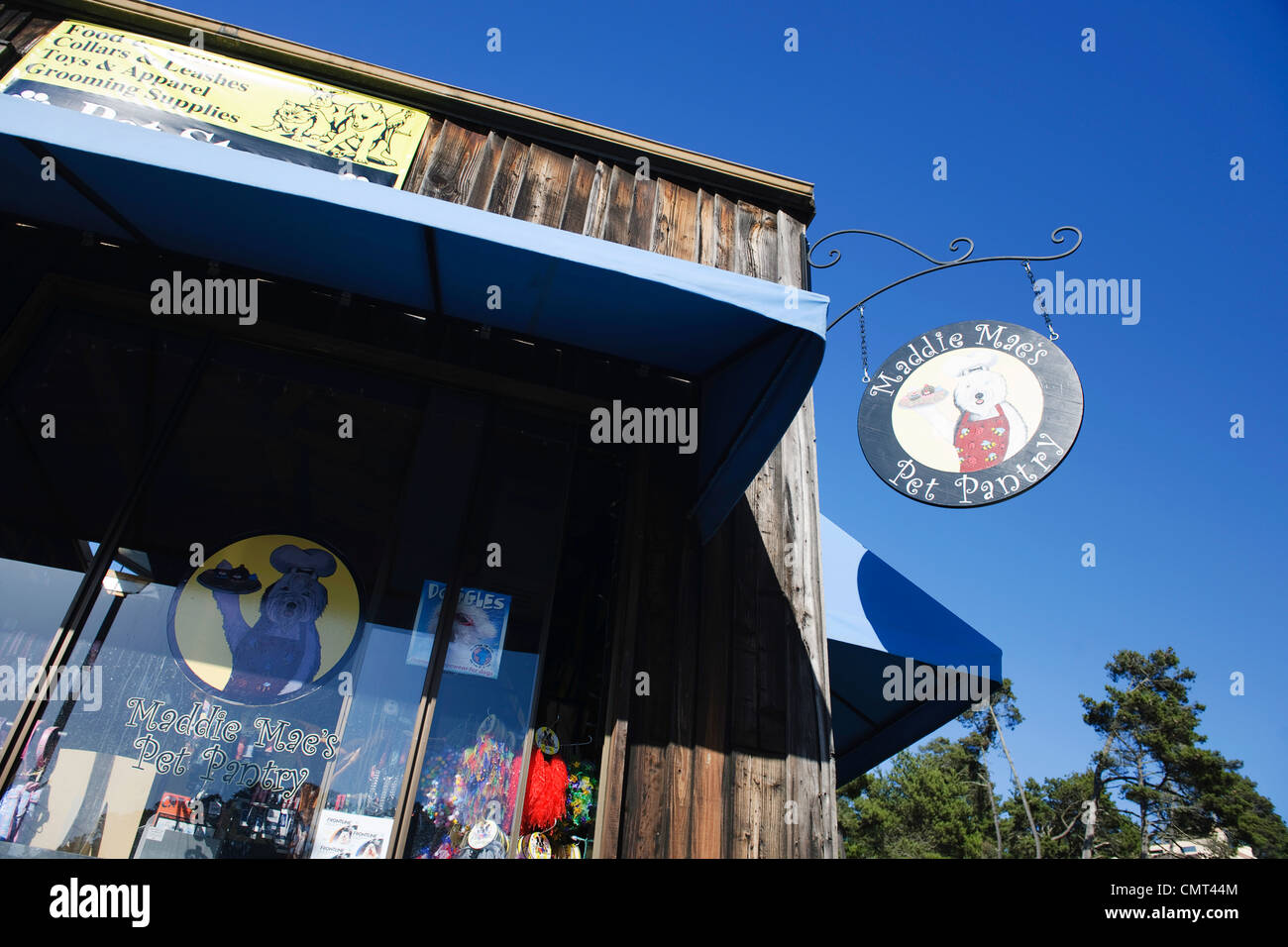 California pet shop under blue sky Stock Photo