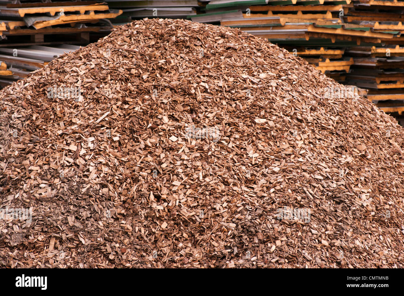 Pile Of Wood Chippings Shavings Garden Mulch Stock Photo Alamy