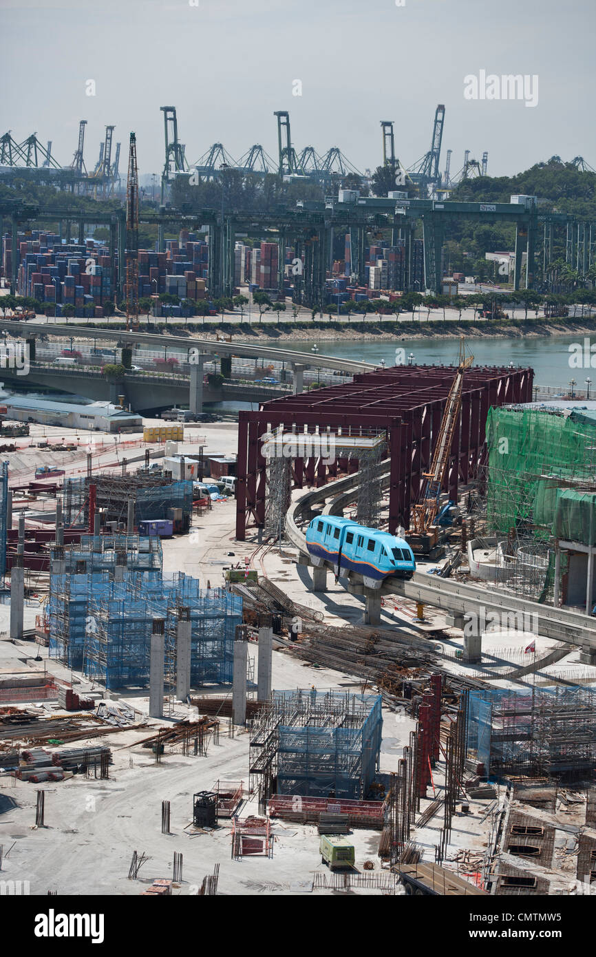The construction site of Resorts World Sentosa with the skyline in the ...