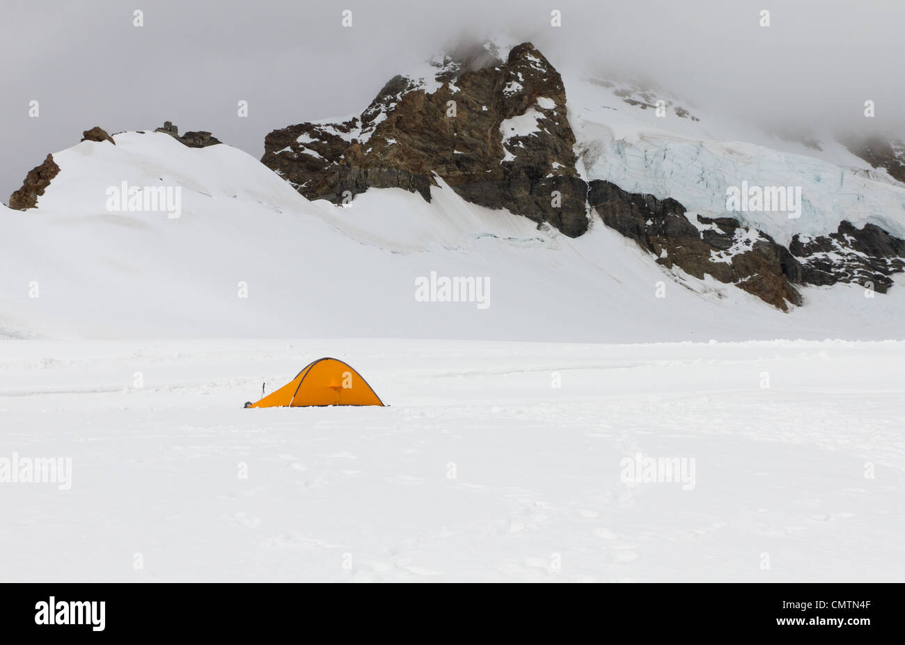 Expedtion tent cold ice hi-res stock photography and images - Alamy