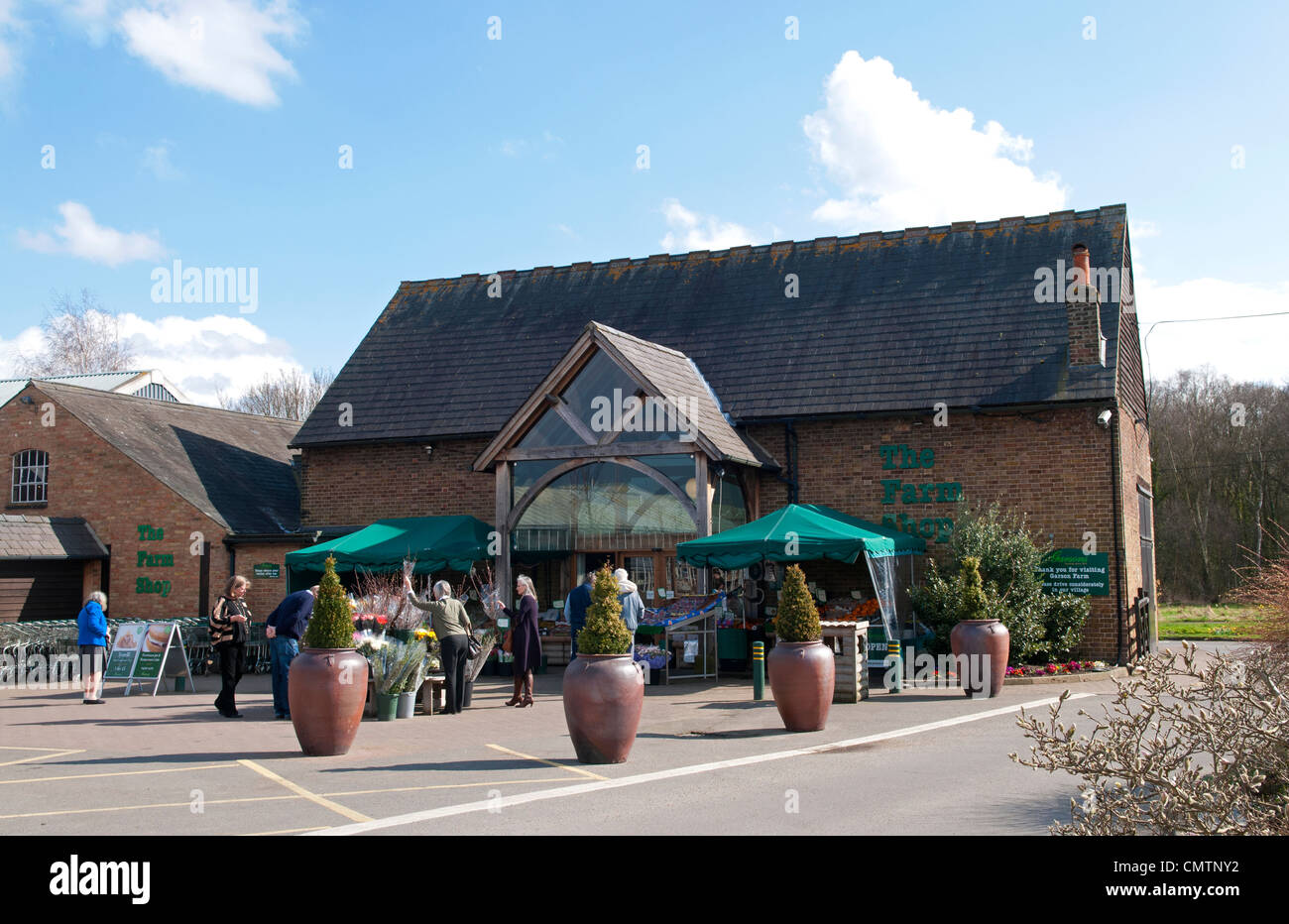 Farm shop at Garsons Farm in Esher, Surrey Stock Photo Alamy
