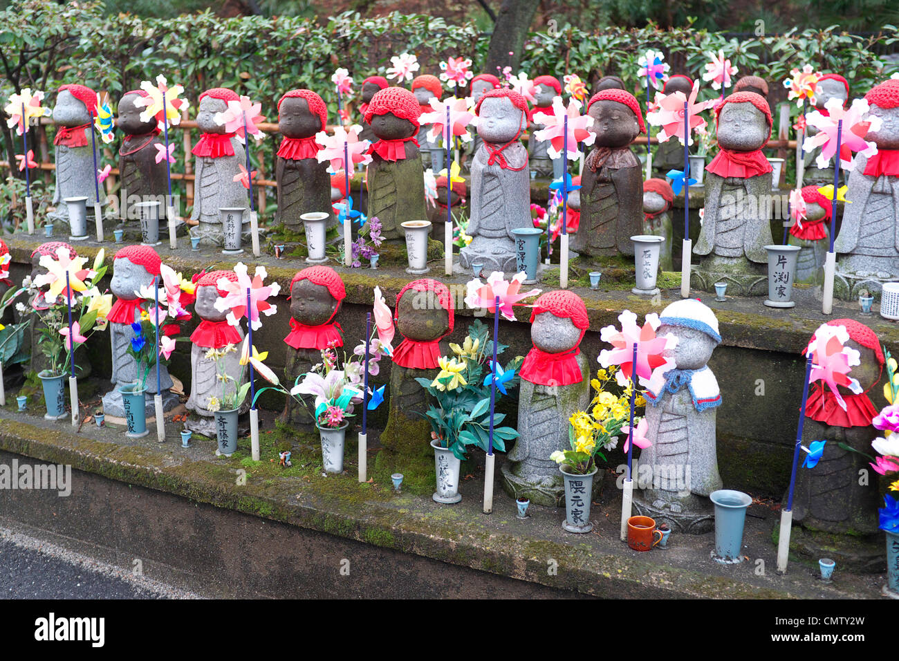 Jizo statues at Zojoji temple, Tokyo, Japan Stock Photo Alamy