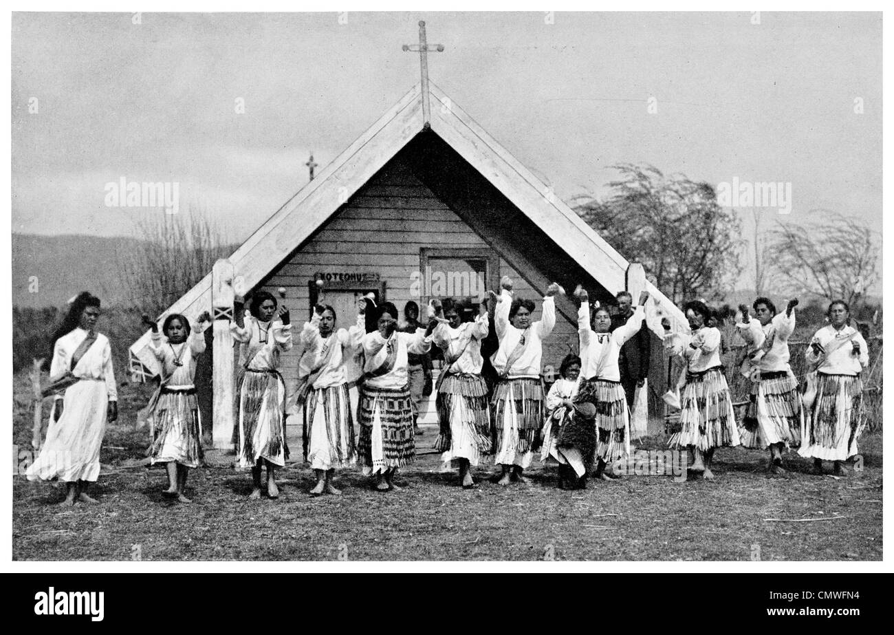 1925 Woman Poi Dancers in Maketu a small town on the Bay of Plenty Coast in New Zealand Stock Photo