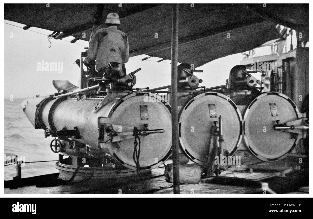 1925 US Navy destroyer torpedo tube Stock Photo