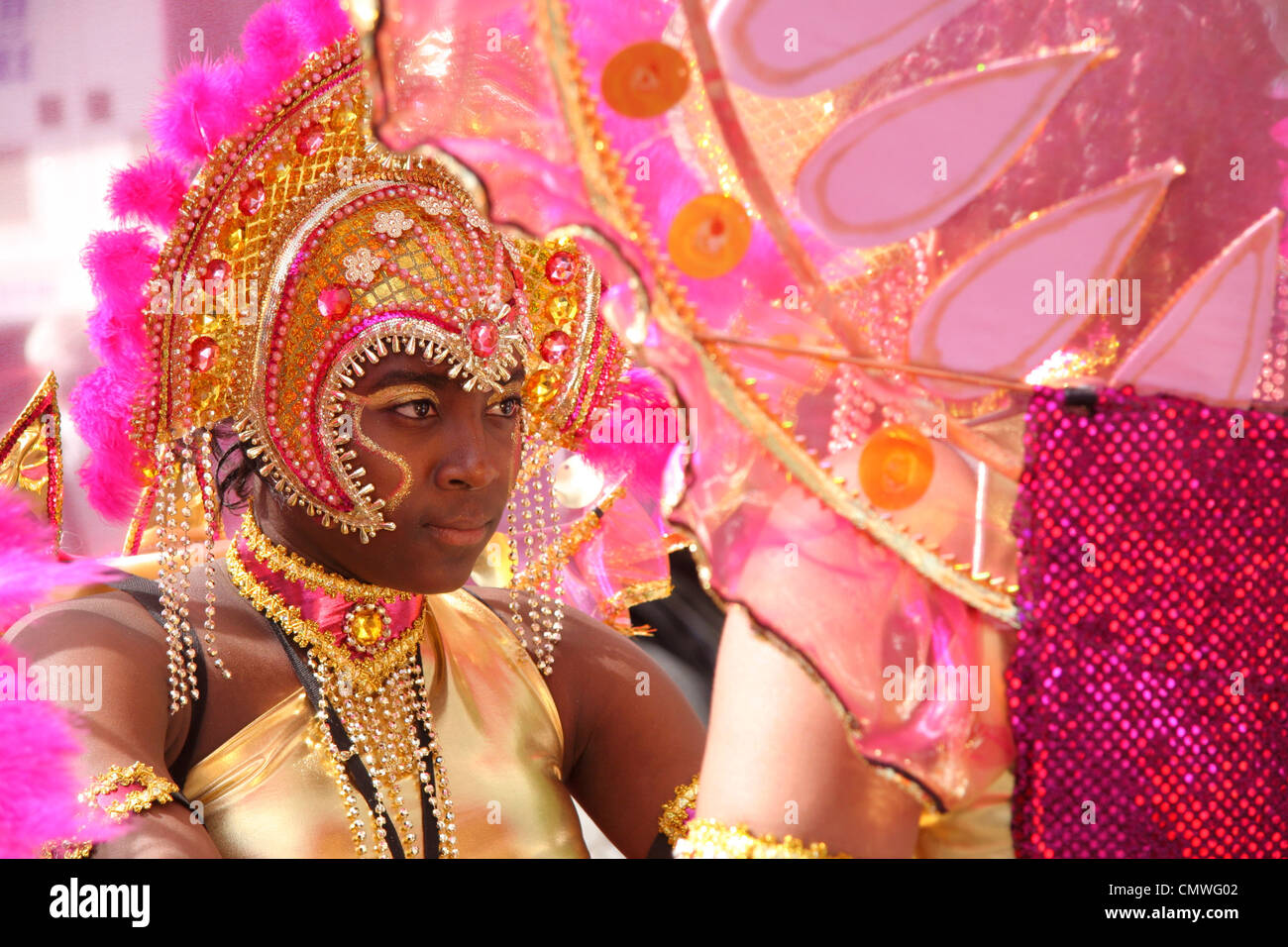 Members of the West Indian community lead the annual Notting Hill ...