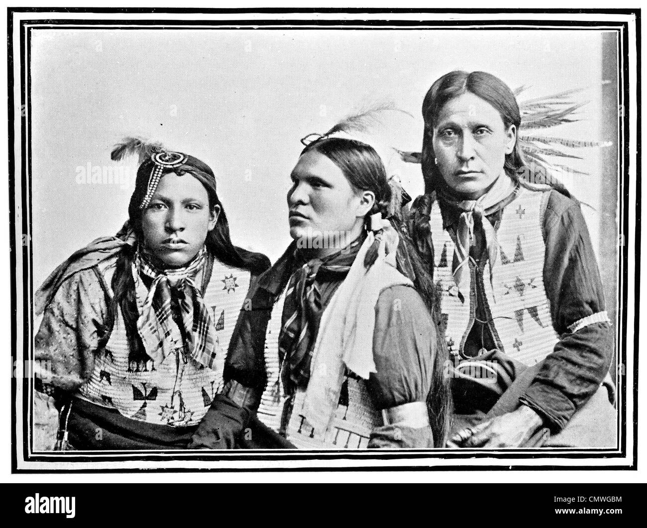 1900 North American Indian Women traditional costume Stock Photo