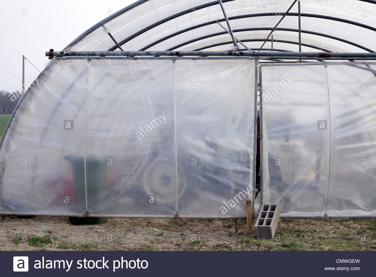 Plastic Sheet Garden Stock Photos & Plastic Sheet Garden Stock Images