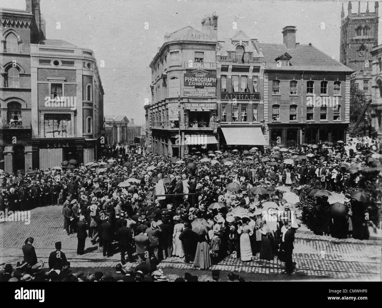 Proclamation of King Edward VII, Queen Square, Wolverhampton, circa 1901. A gathering of people in Queen Square for what is Stock Photo