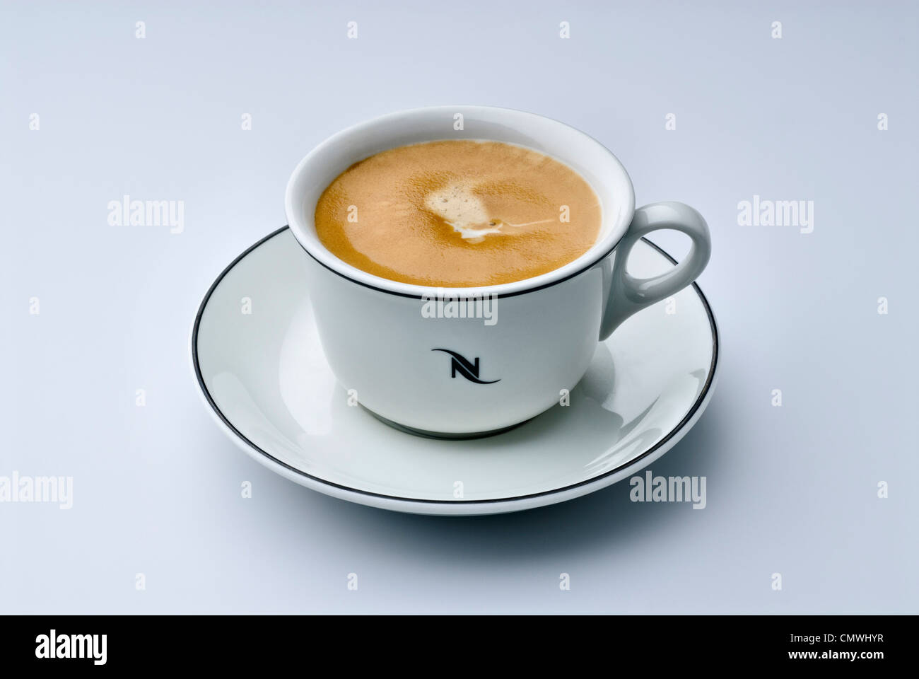 https://c8.alamy.com/comp/CMWHYR/nespresso-cup-of-fresh-made-espresso-lungo-CMWHYR.jpg